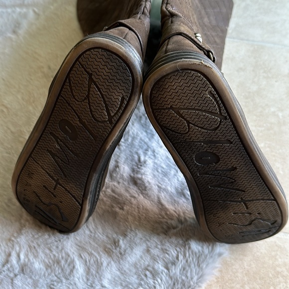Tall Brown Blowfish boots size 6.5 - Picture 3 of 7